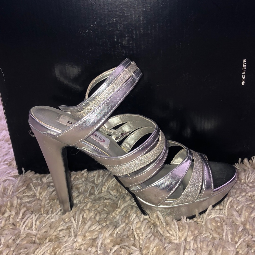 Heels - Picture 2 of 7